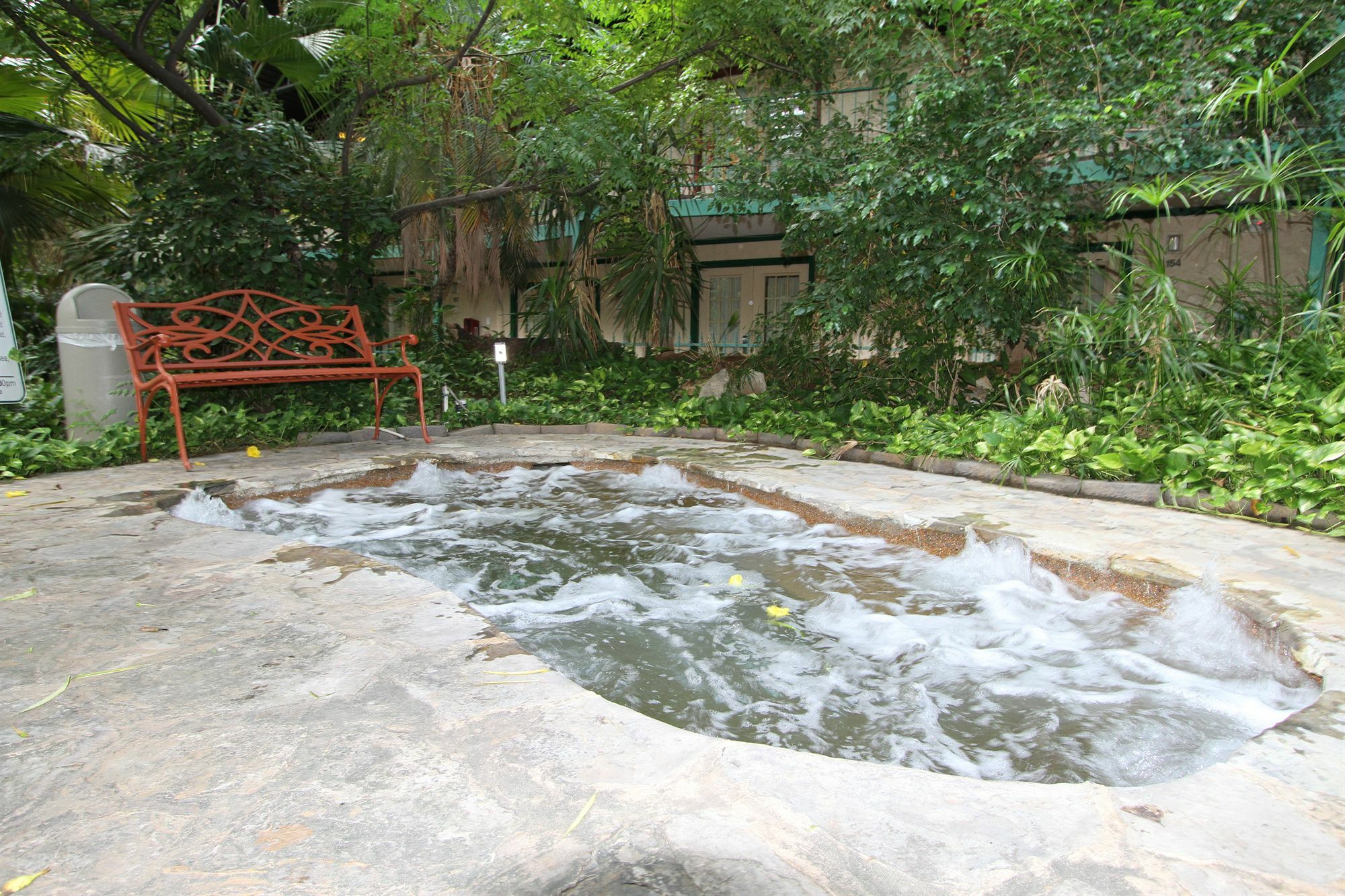 Family Garden Inn & Suites Ларедо Экстерьер фото